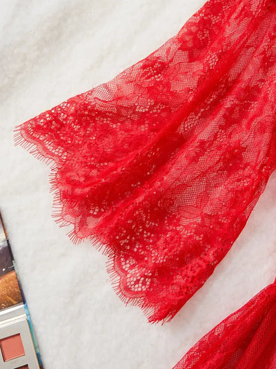 Viktoria | Spitzen Body mit tiefem Ausschnitt