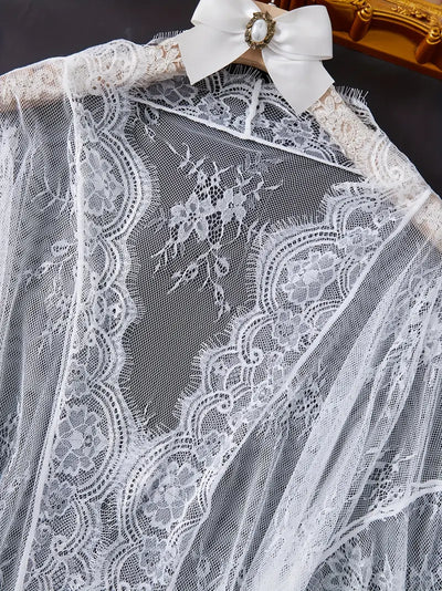 Viktoria | Spitzen Body mit tiefem Ausschnitt