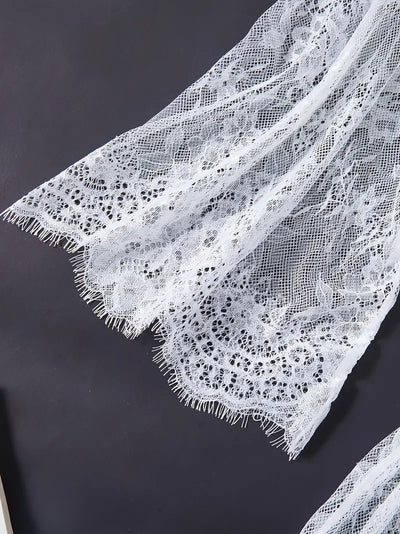 Viktoria | Spitzen Body mit tiefem Ausschnitt