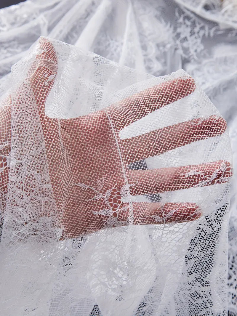 Viktoria | Spitzen Body mit tiefem Ausschnitt