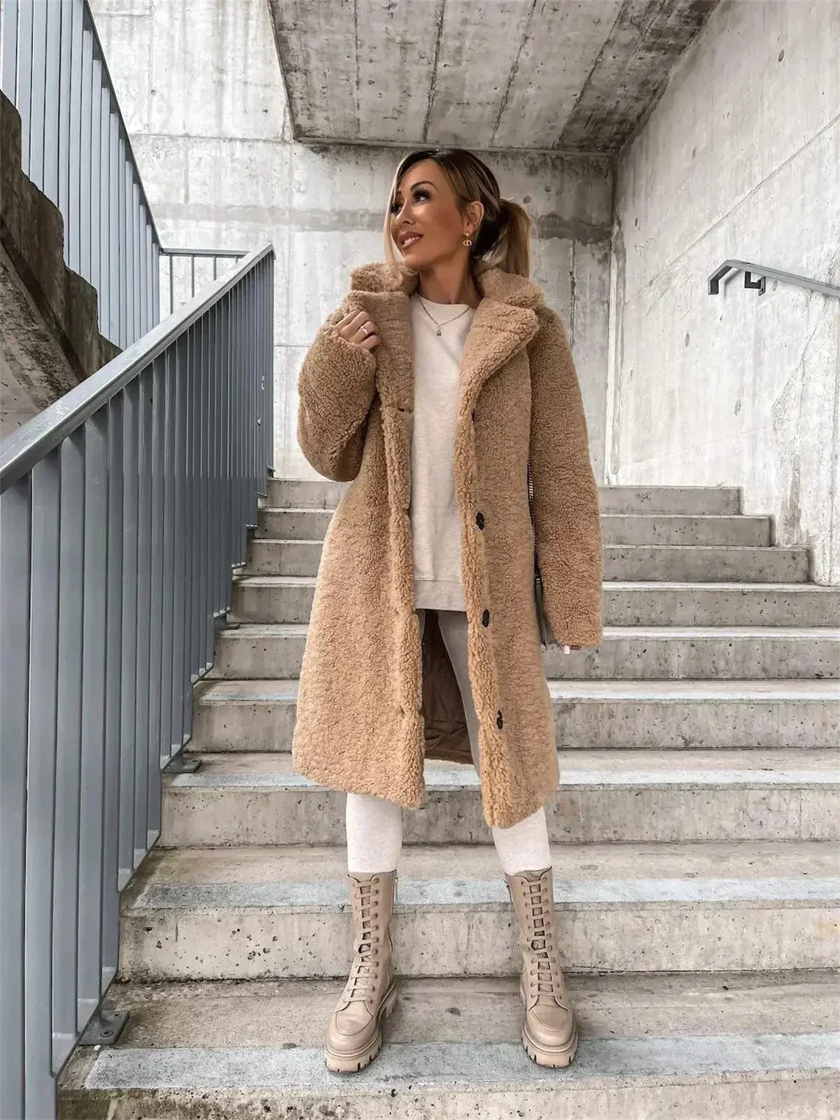 Lea | Teddyjacke – Wärme trifft auf pure Eleganz