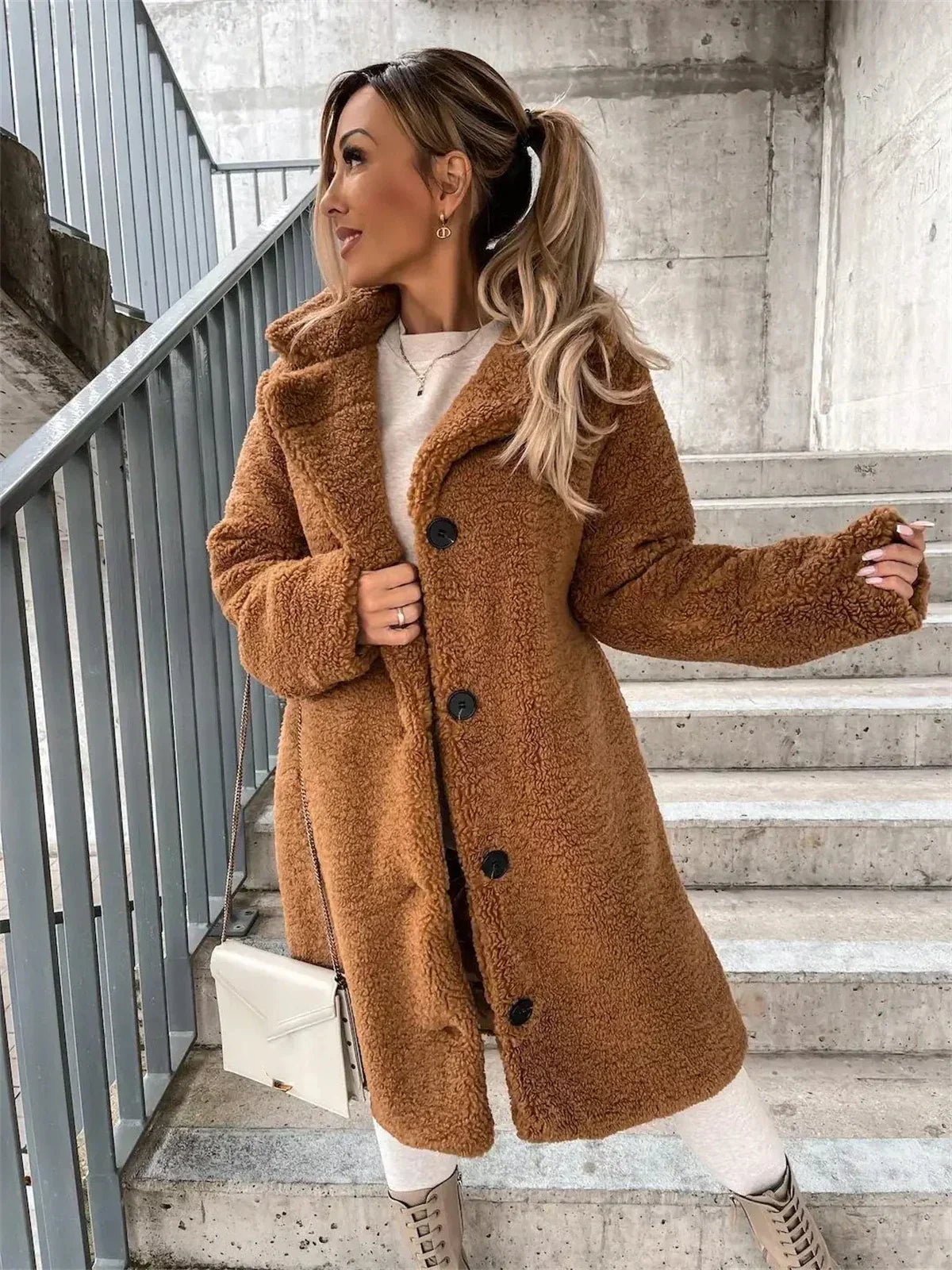 Lea | Teddyjacke – Wärme trifft auf pure Eleganz