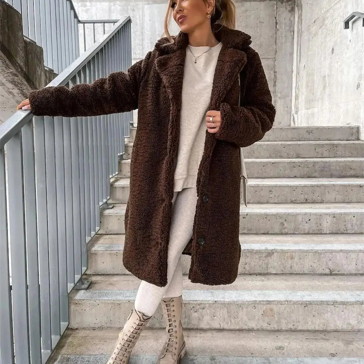 Lea | Teddyjacke – Wärme trifft auf pure Eleganz